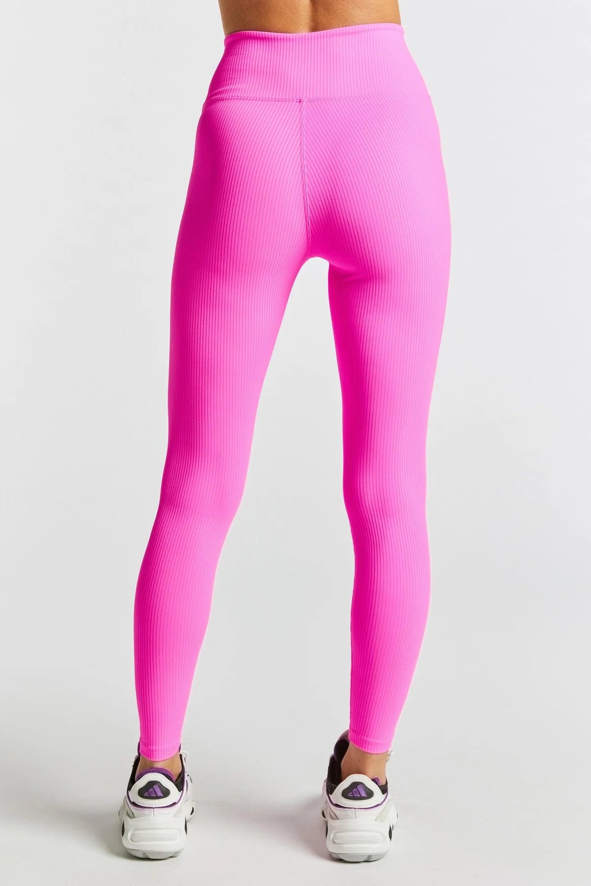 Köp Vero Moda VMSTORM HR PL CUT LEGGING NOOS - Black Köp Vero Moda VMSTORM HR PL CUT LEGGING NOOS - Black