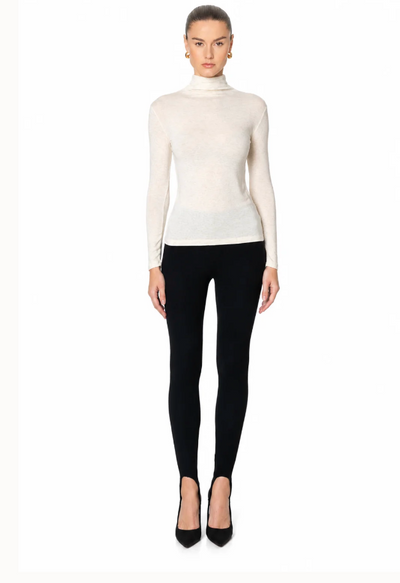 Lightweight Cashmere Turtleneck in Oatmeal