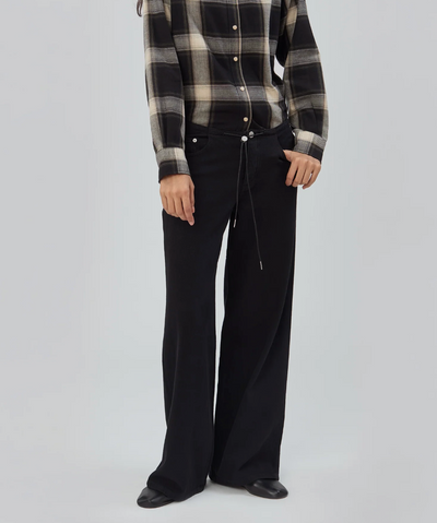 Cool Jean in Black Black